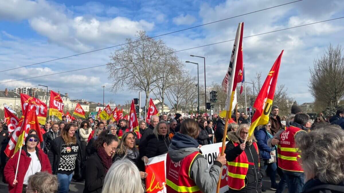 反對年金改革惡法，法國爆發反年金改革罷工！